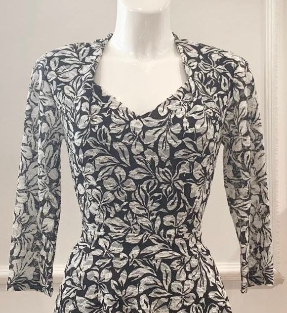 Robe Courte Angelina Noire Feuilles Blanches