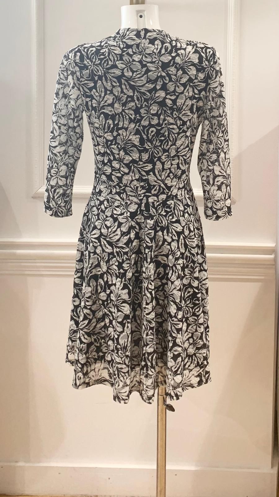 Robe Courte Angelina Noire Feuilles Blanches