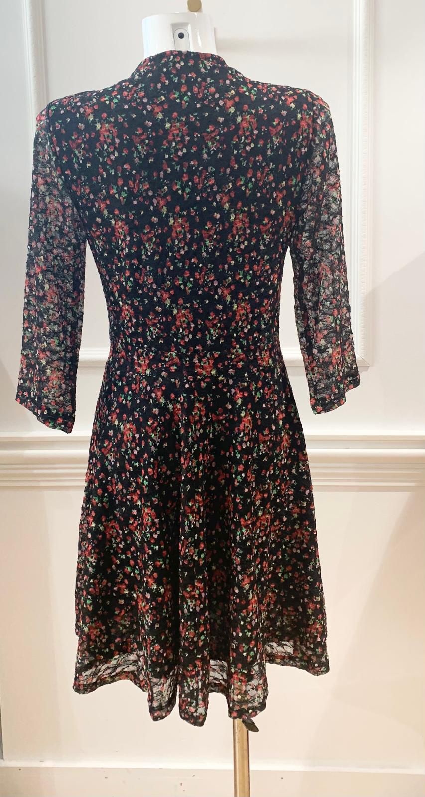 _Robe Courte Angelina Noire Fleurs Rouges