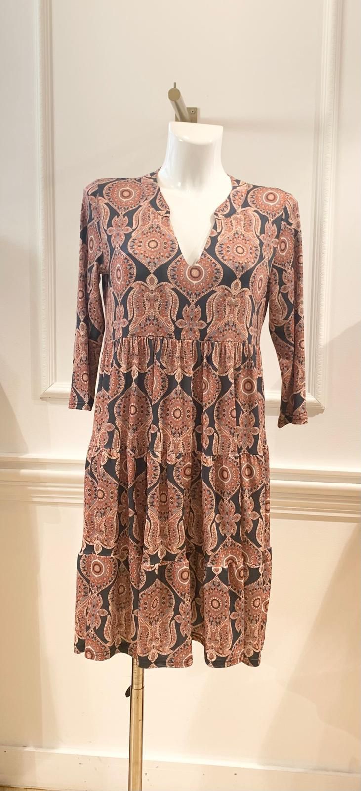 Robe Courte Capital Marron Cachemire