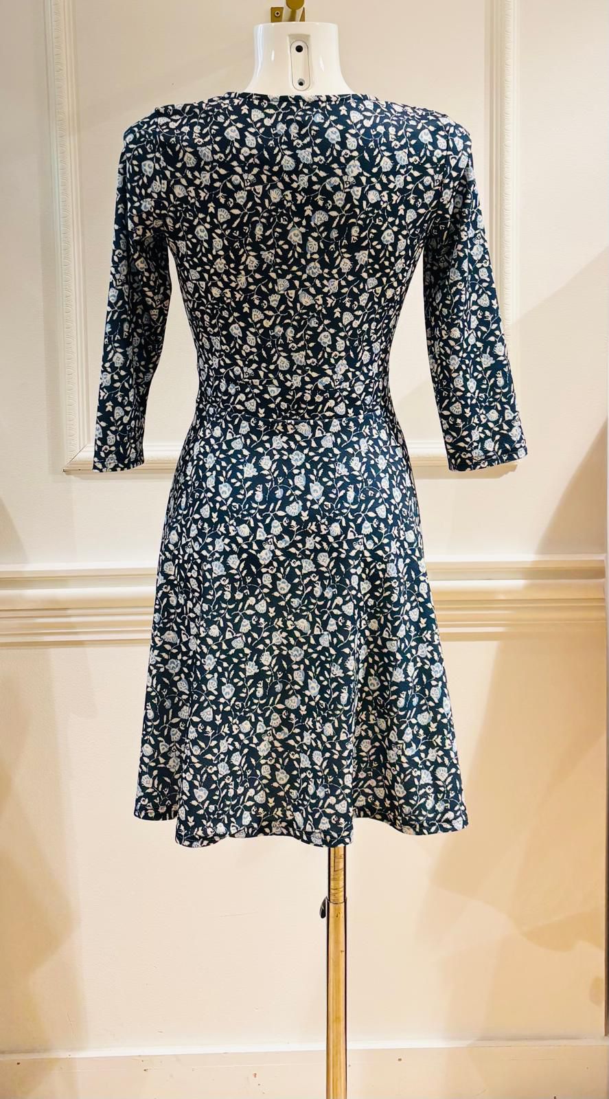 Robe Courte Kylie Marine Fleurs Blanches