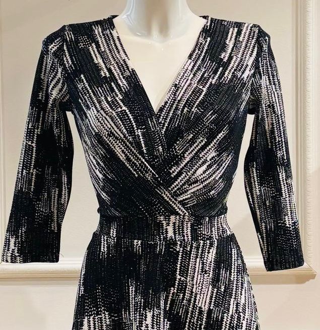 Robe Courte Kylie Noire & Blanche Arty