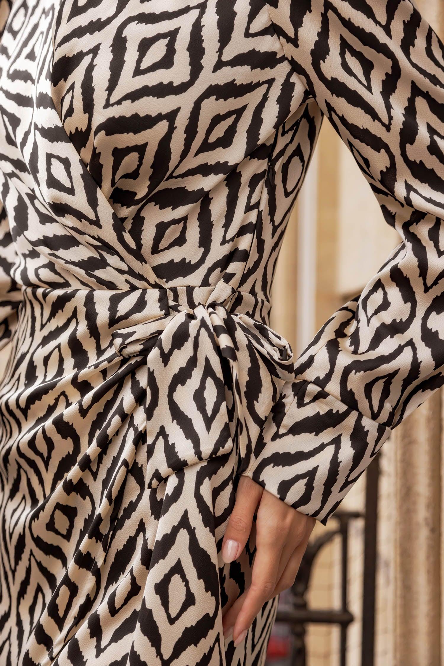 Robe courte portefeuille Duplex imprimé losange noir et blanc - EGERIE